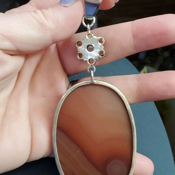 HUGE Sajen carved carnelian/banded agate pendant! This measures about 4 1/4 inch - Picture 5 of 11
